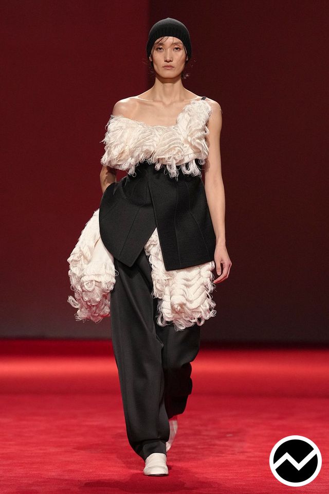 Bottega Veneta, FW26 womenswear, Elasticated Hem Pants, look 75