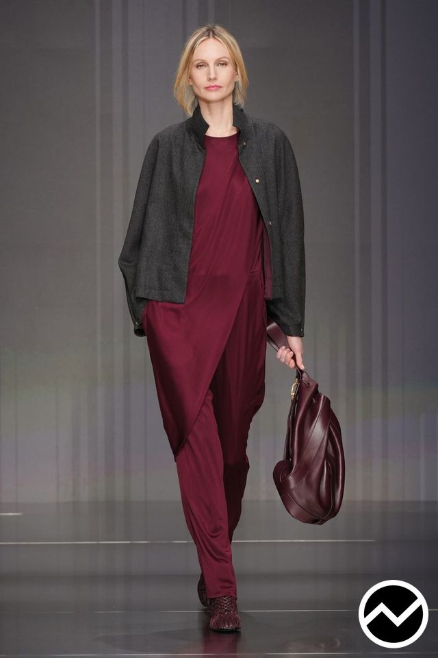 Giorgio Armani, FW26 womenswear, Burgundy, look 23