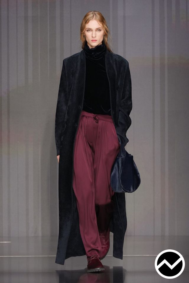 Giorgio Armani, FW26 womenswear, Double Pleated Pants, look 31
