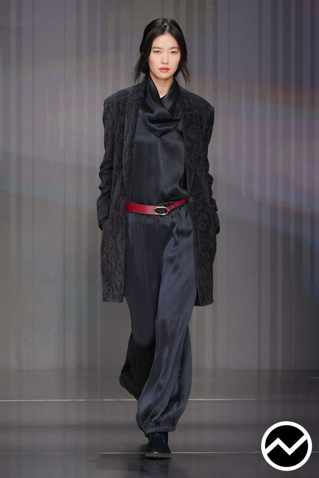 Giorgio Armani, FW26 womenswear, Satin, look 34