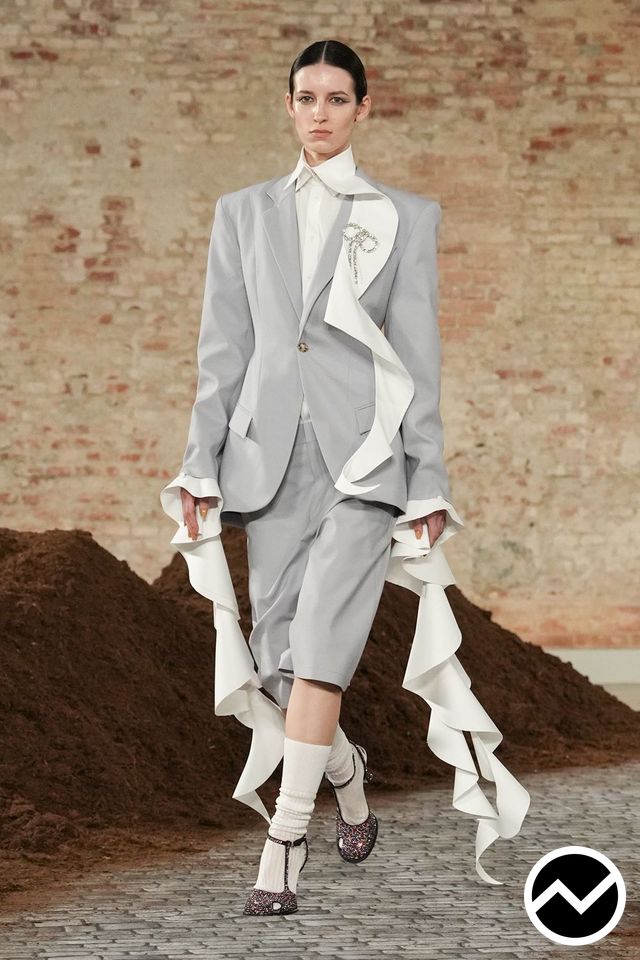 Moschino, FW26 womenswear, Smoke, look 45