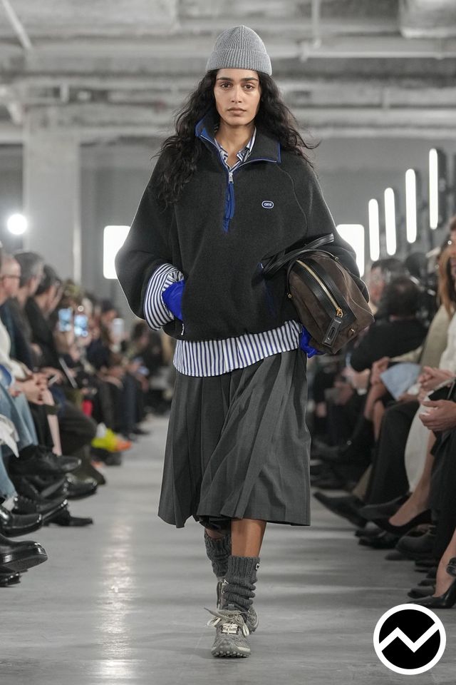 Ami Paris, FW26 womenswear, Oversized Sweatshirt, look 41