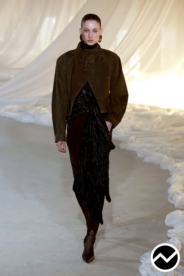Balmain, FW26 womenswear, Funnel Coat, look 18