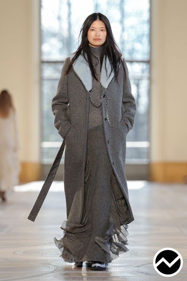 Gabriela Hearst, FW26 womenswear, Charcoal, look 23