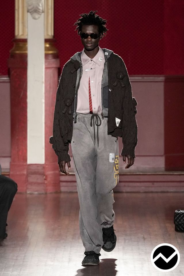Maison Mihara Yasuhiro, FW26 menswear, Dusty Rose, look 24