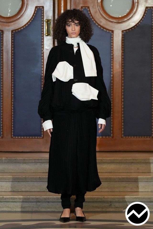 Mossi, FW26 womenswear, Accordion Skirts, look 22