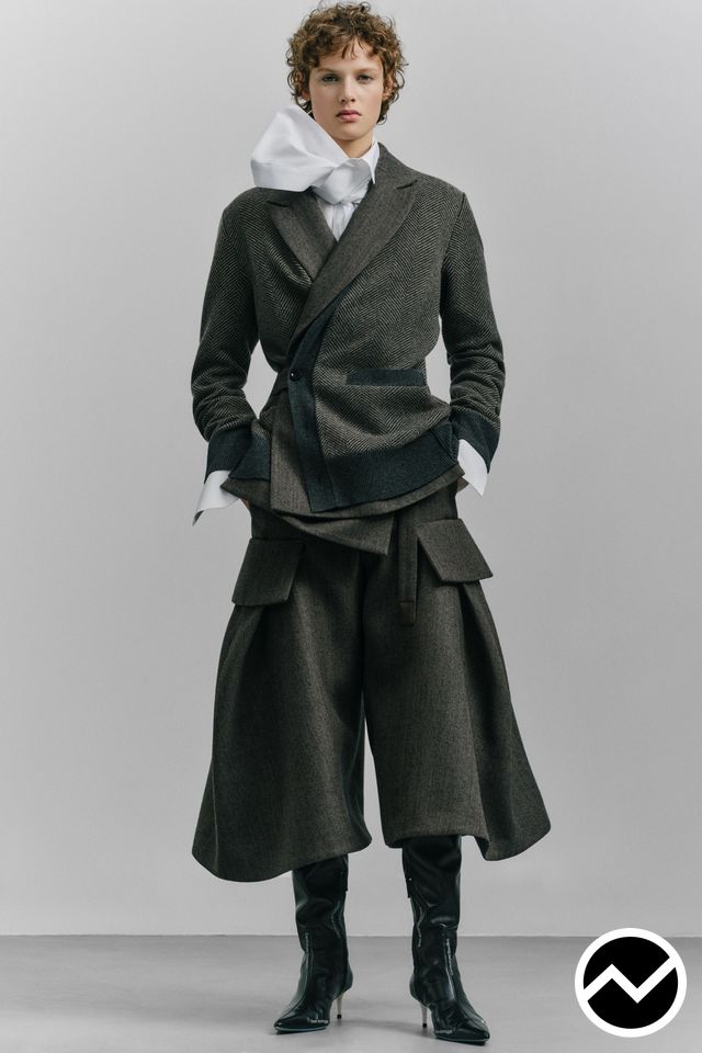 Sacai, FW26 womenswear, Double Pleated Pants, look 18