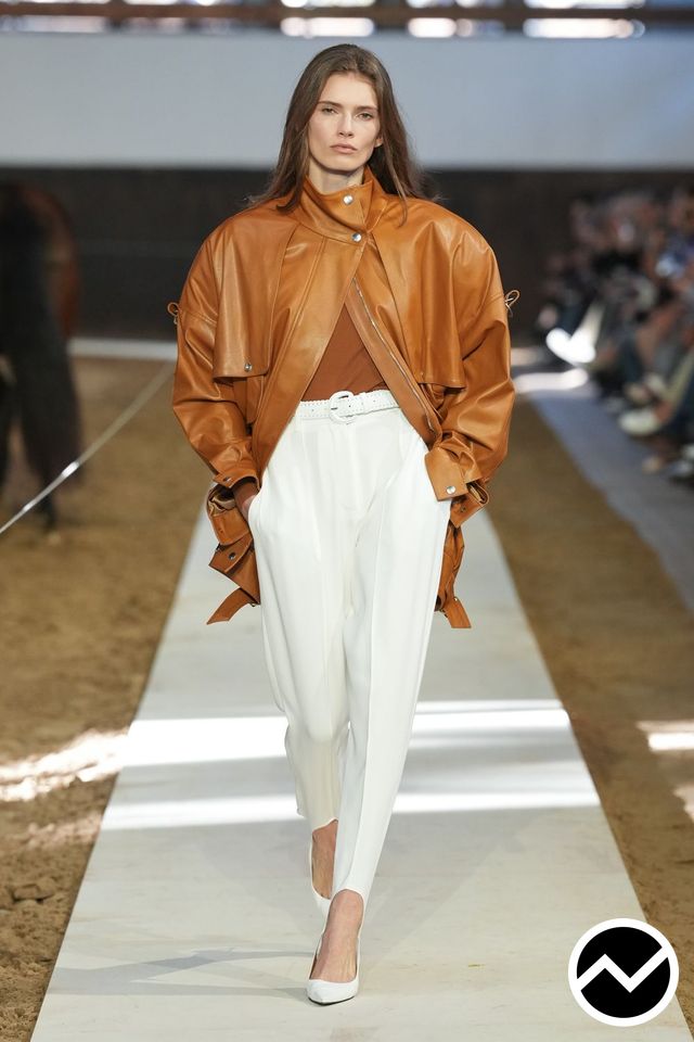Stella Mccartney, FW26 womenswear, Caramel, look 12