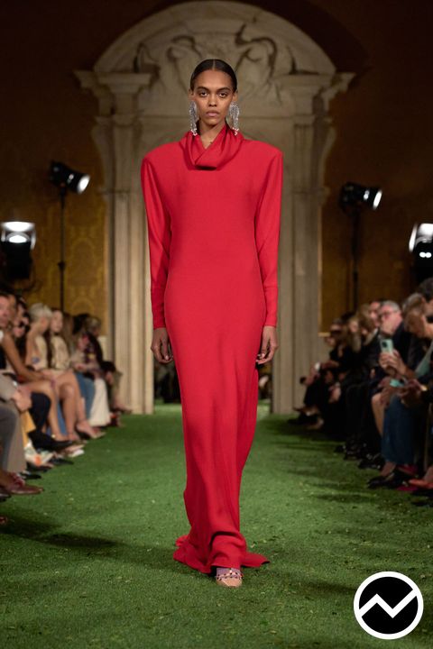 Valentino, FW26 womenswear, Scarlet, look 84