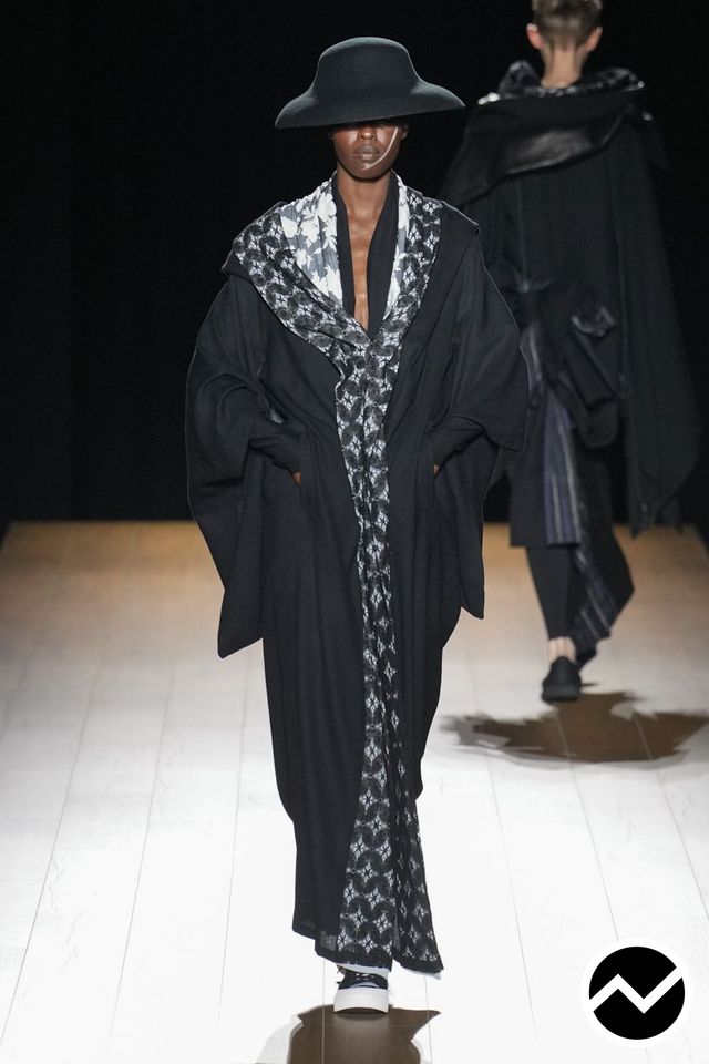 Yohji Yamamoto, FW26 womenswear, Geometric, look 16