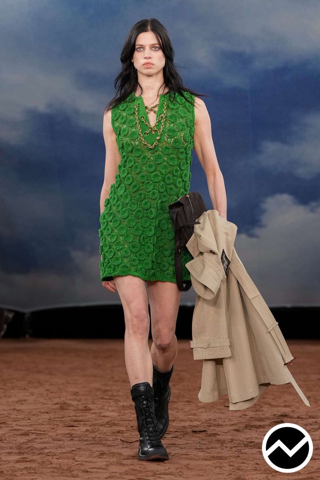 Burberry, SS26 womenswear, Shift Dress, look 7