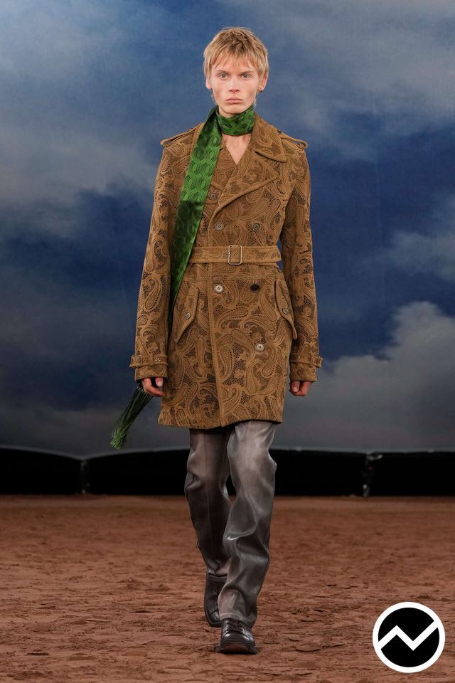 Burberry, SS26 menswear, Bronze, look 37