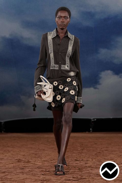 Burberry, SS26 womenswear, Mini Skirts, look 46