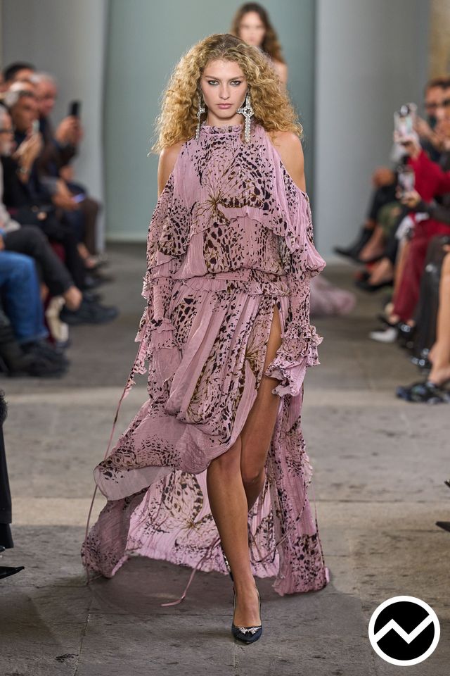 Blumarine, SS26 womenswear, Mauve, look 2
