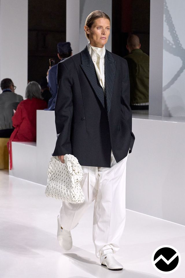 Bottega Veneta, SS26 womenswear, Buttoned Jacket, look 12