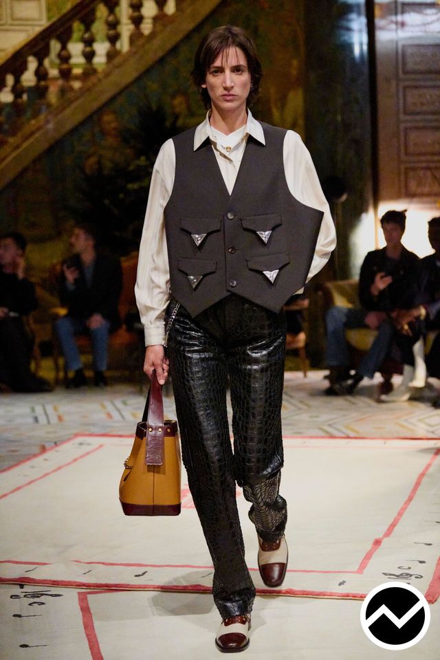 Versace, SS26 womenswear, Tailored Pants, look 29