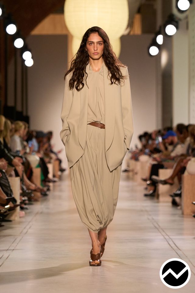 Michael Kors, SS26 womenswear, Camel, look 26