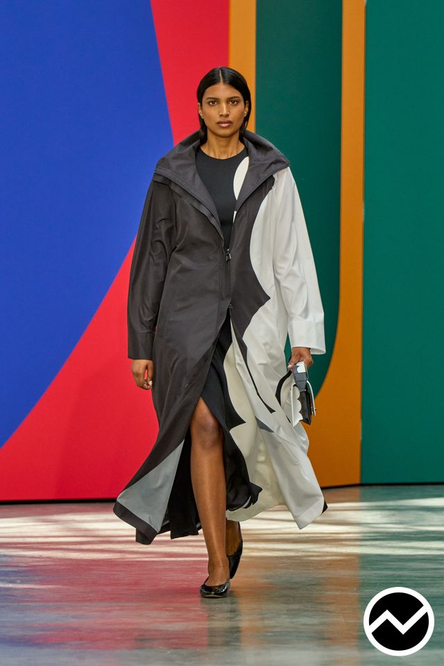 Akris, SS26 womenswear, Zip Up Coat, look 26