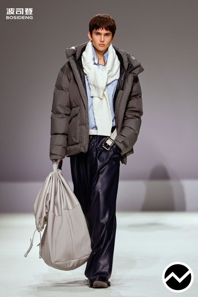 Bosideng, SS26 menswear, Hip Length Coat, look 32