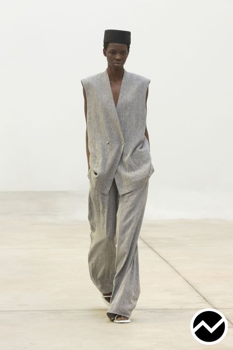 Christian Wijnants, SS26 womenswear, Relaxed Vest, look 1