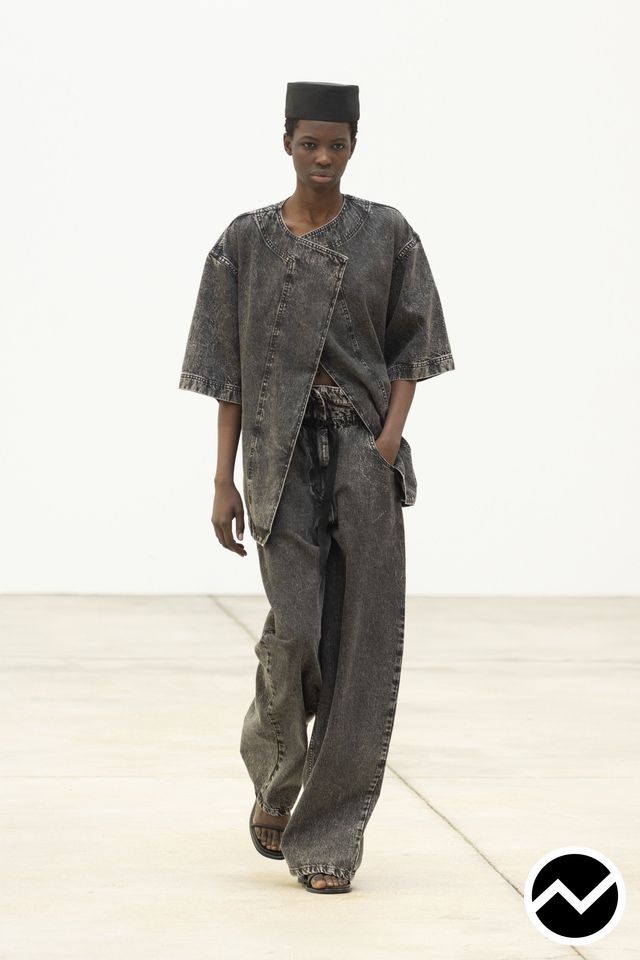 Christian Wijnants, SS26 womenswear, Floor Length Jeans, look 6