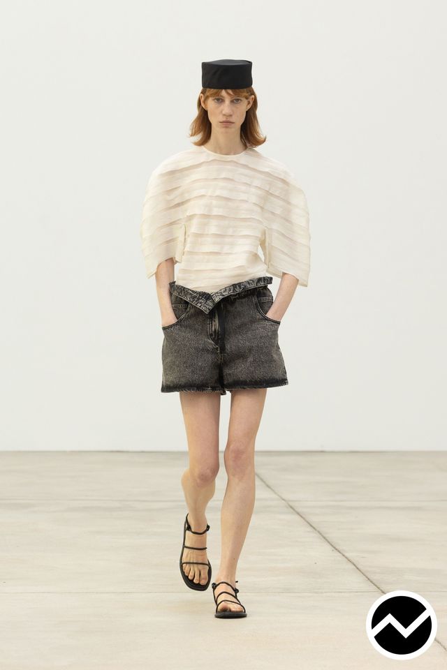 Christian Wijnants, SS26 womenswear, Straight Hem Shorts, look 9