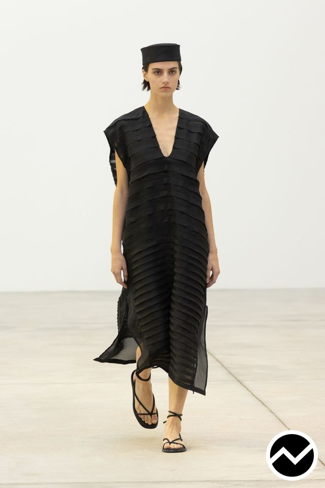 Christian Wijnants, SS26 womenswear, Cap Sleeve Dress, look 24