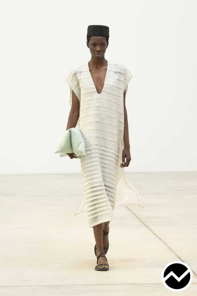 Christian Wijnants, SS26 womenswear, Kimono Sleeve Dress, look 27