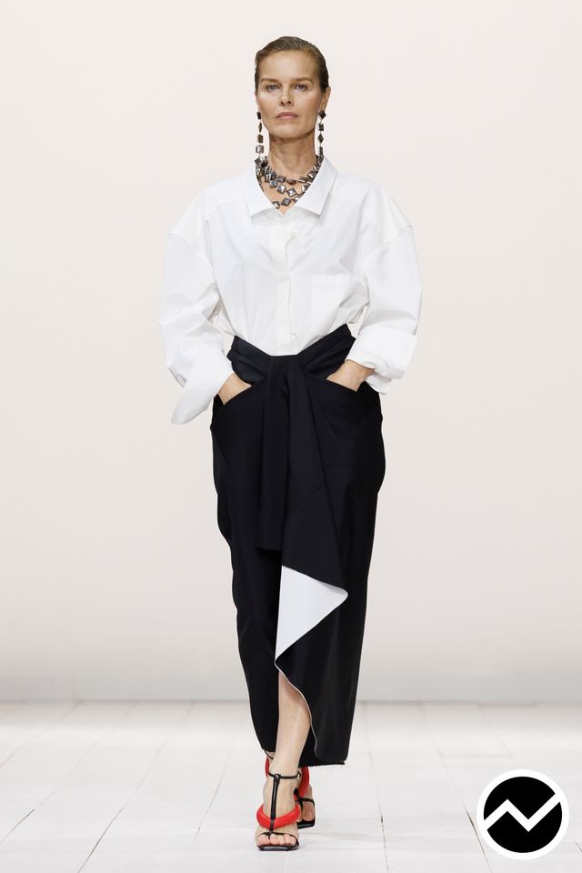 Givenchy, SS26 womenswear, Hip Length Shirts, look 6