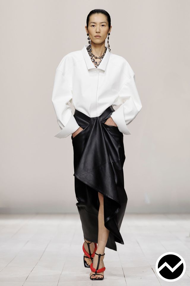Givenchy, SS26 womenswear, Blouson Sleeve Shirts, look 28