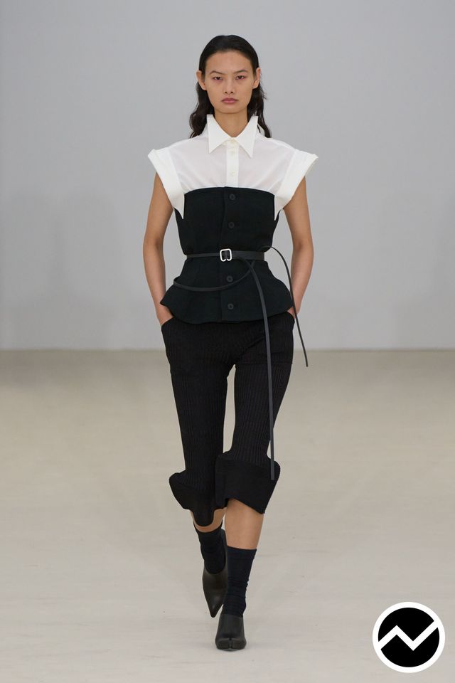 Issey Miyake, SS26 womenswear, Cropped Pants, look 12
