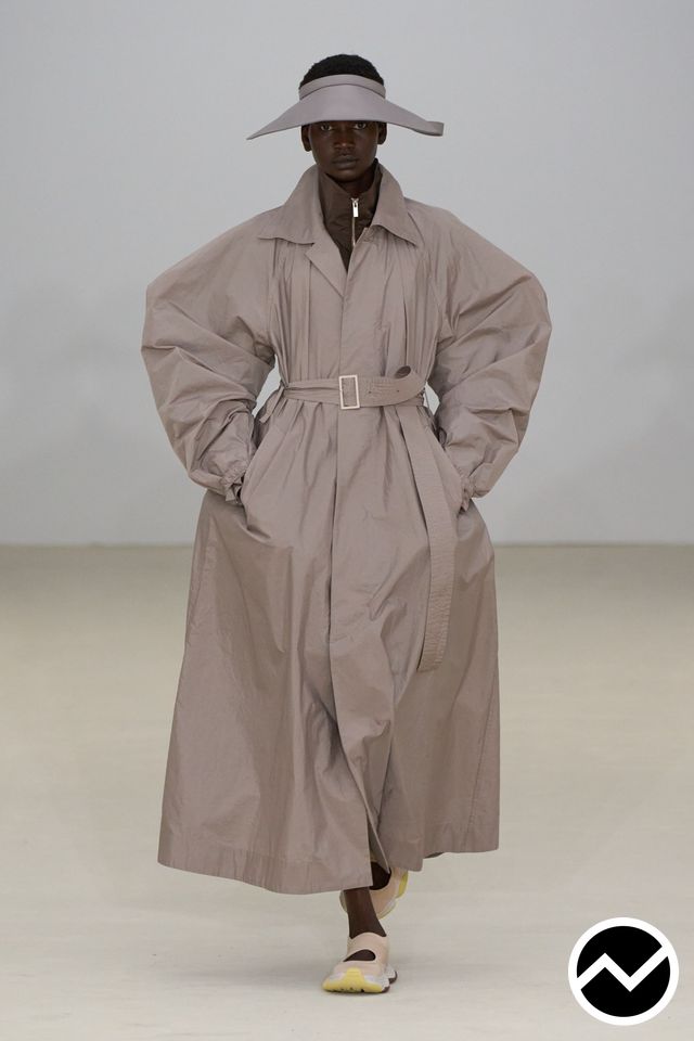 Issey Miyake, SS26 womenswear, Drop Shoulder Coat, look 17