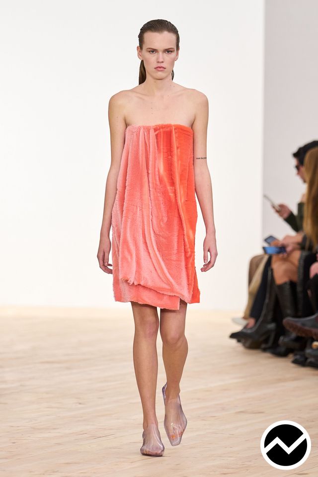 Loewe, Loewe SS26 womenswear, look 35