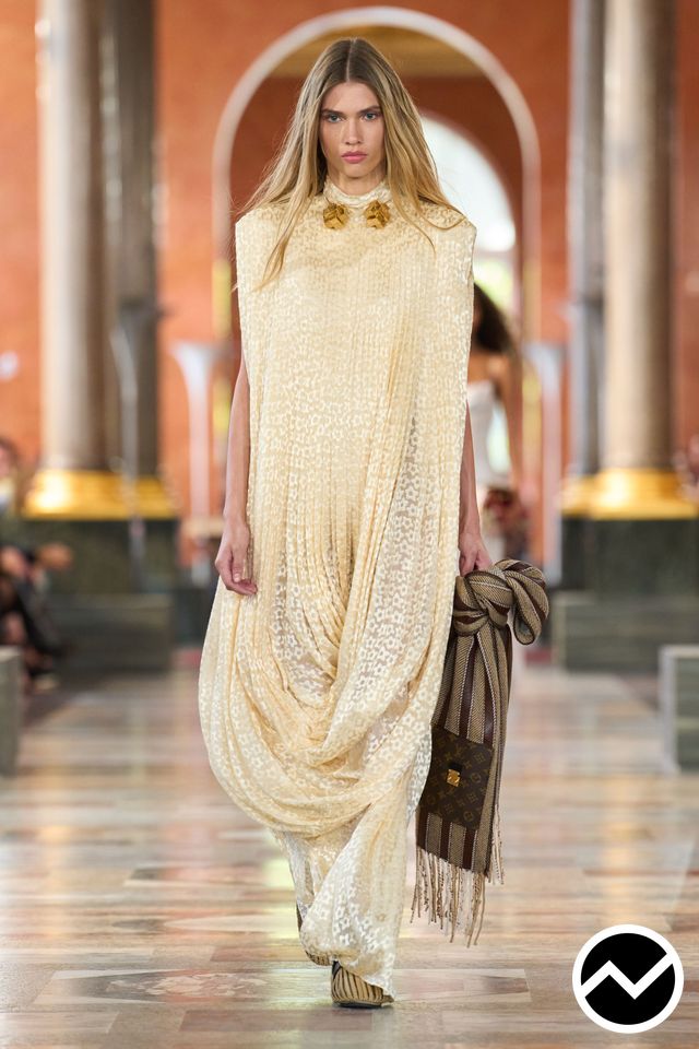 Louis Vuitton, SS26 womenswear, Champagne, look 3