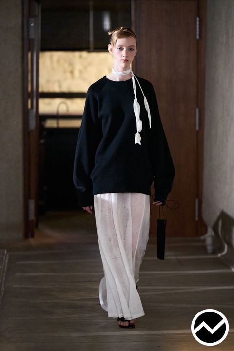 Mame Kurogouchi, SS26 womenswear, Oversized Sweater, look 23