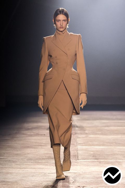 Mugler, SS26 womenswear, Double Breasted Jacket, look 1