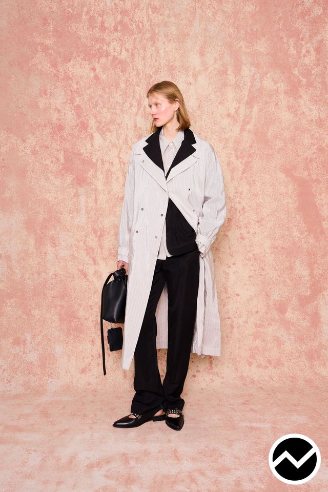 Nehera, SS26 womenswear, Trenchcoat, look 33