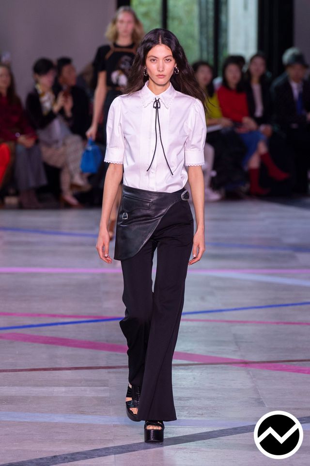 Shiatzy Chen SS26 womenswear, look 1