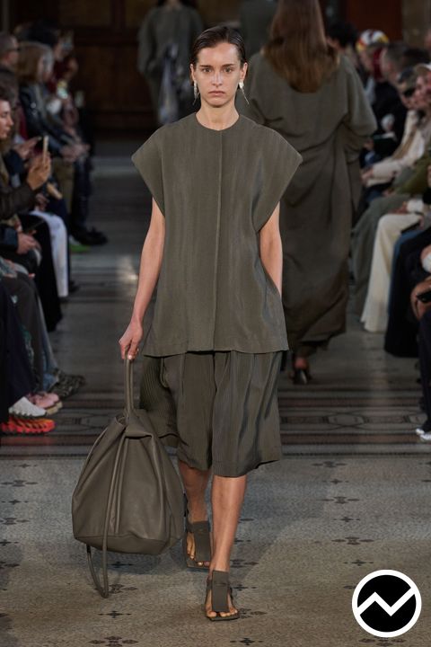 Uma Wang, SS26 womenswear, Moss, look 31