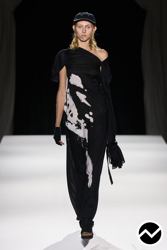 Yohji Yamamoto SS26 womenswear, look 1