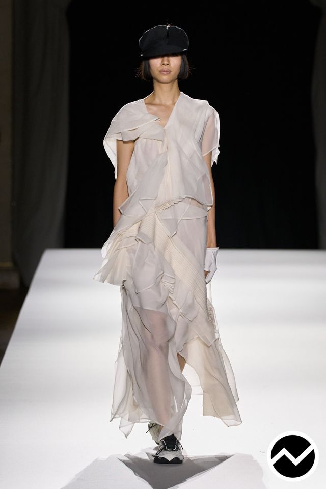 Yohji Yamamoto, Yohji Yamamoto SS26 womenswear, look 27