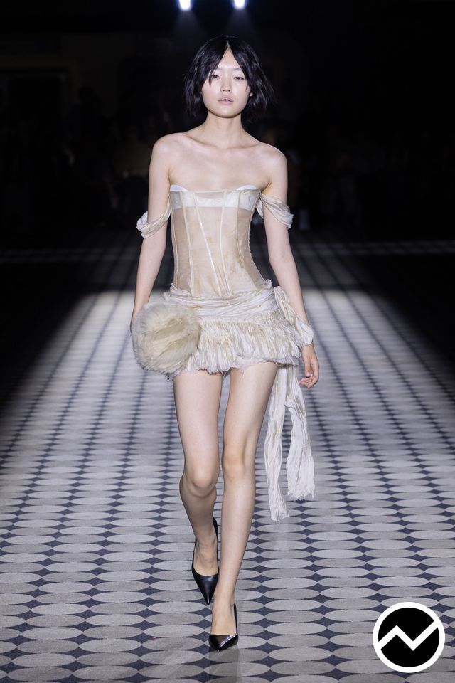 Unvain, SS27 womenswear, Regencycore, look 19