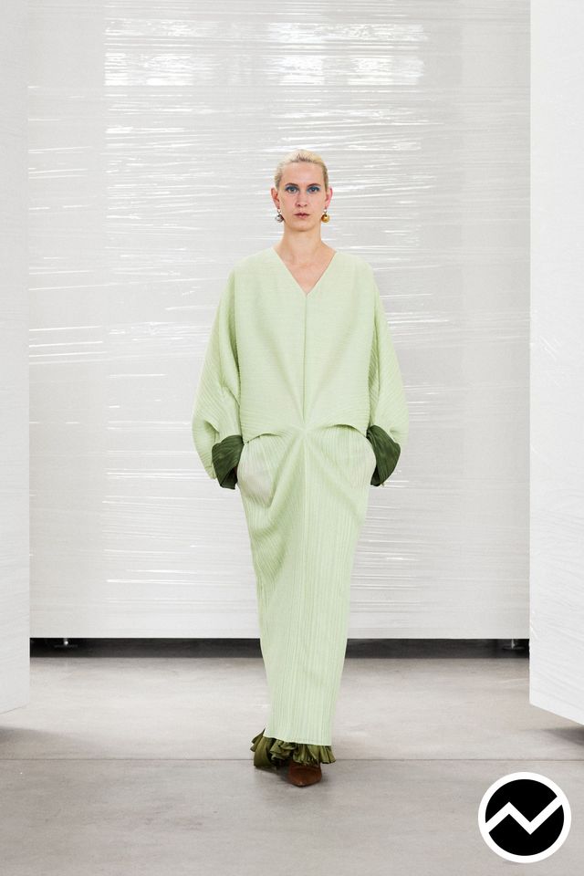 William Fan, SS27 womenswear, Batwing Sleeve Dress, look 22