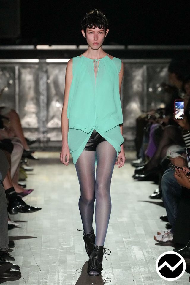 Aaron Esh, SS27 womenswear, Asymmetric Hem Top, look 33