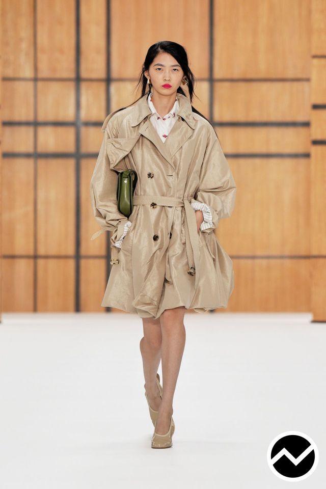 Burberry, SS27 womenswear, Almond, look 3