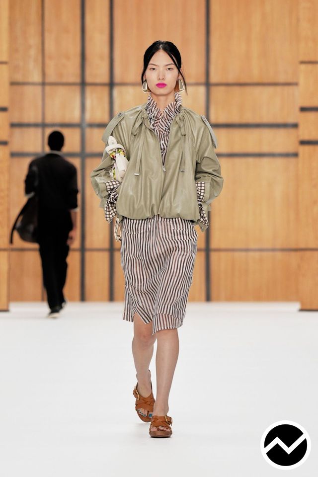 Burberry, Burberry SS27 womenswear, look 22