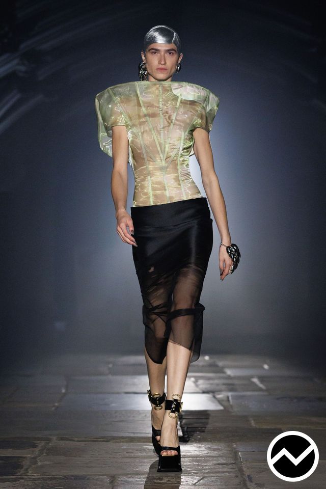 Mcqueen, SS27 womenswear, Organza, look 25
