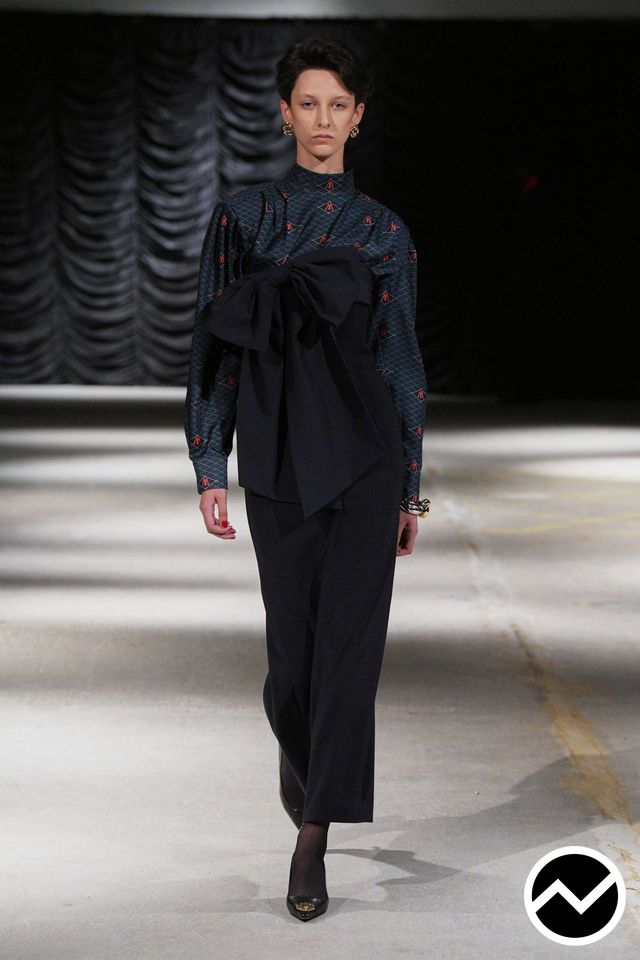 Mithridate, SS27 womenswear, Asymmetric Hem Top, look 37