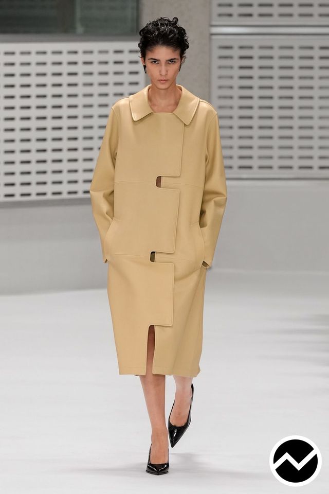 Mulberry, SS27 womenswear, Top Collar Coat, look 16