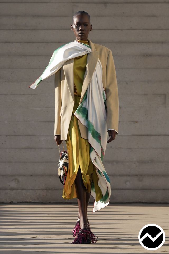 Roksanda, SS27 womenswear, Sand, look 9